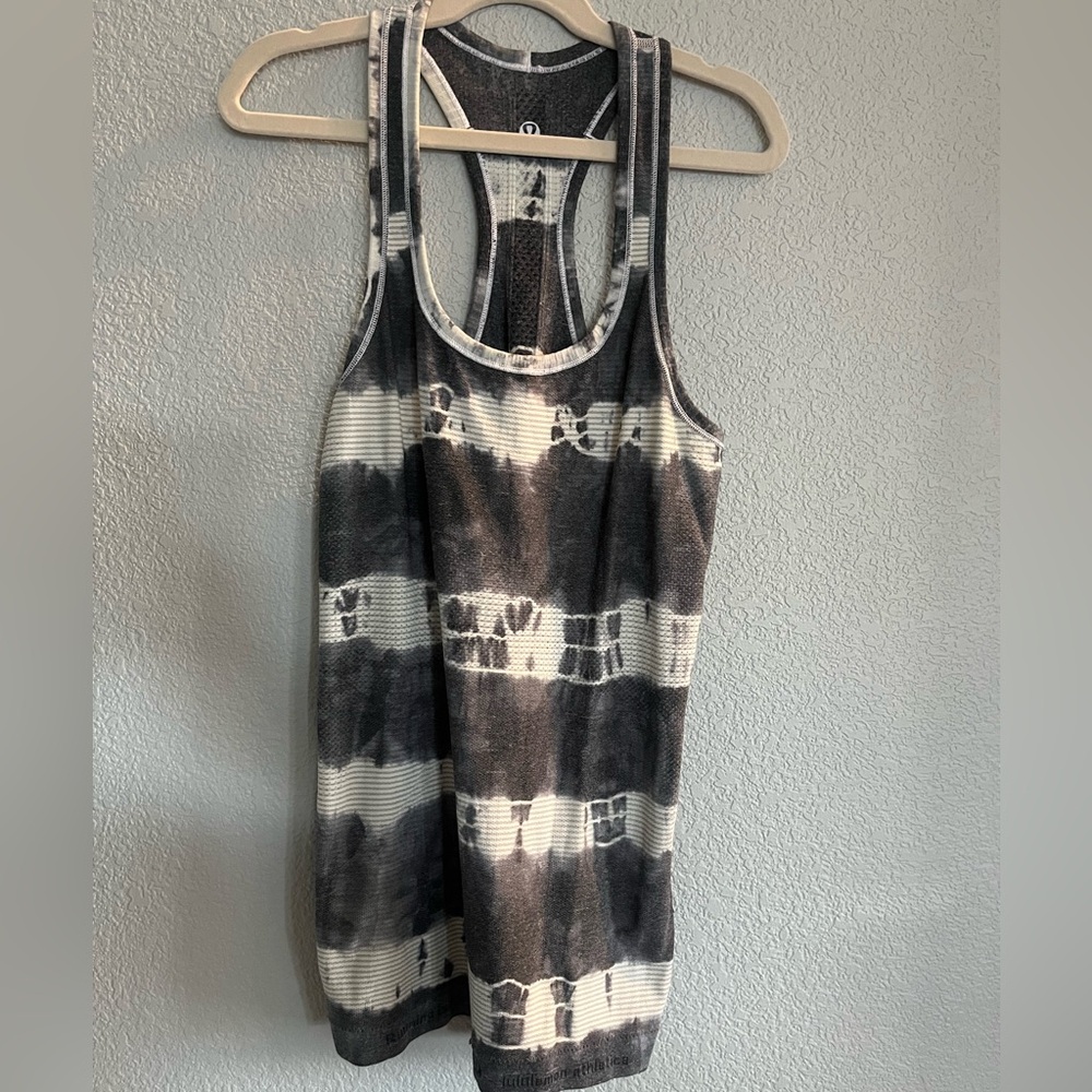 Lululemon swiftly tank. Sz 6